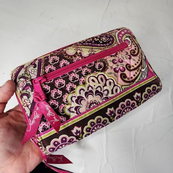 Vera Bradley Zip Around Quilted Floral Print fabric Wallet - Picture 7 of 7